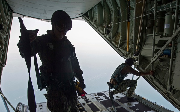 TG 56.1 Conducts A Static Line Jump