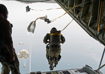TG 56.1 Conducts A Static Line Jump