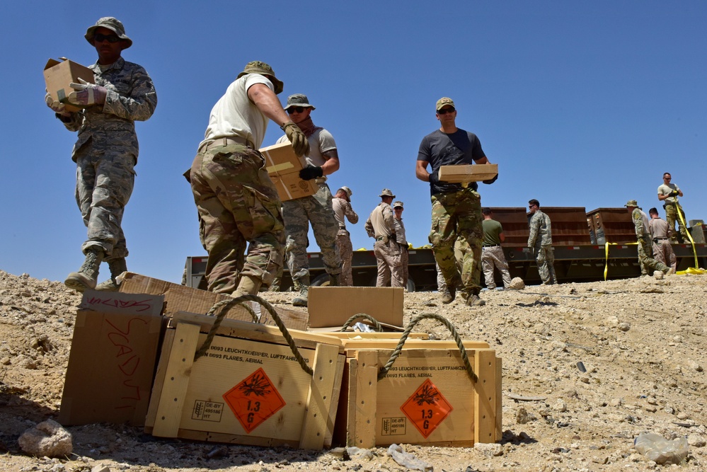 USAF, USMC EOD conduct operations together