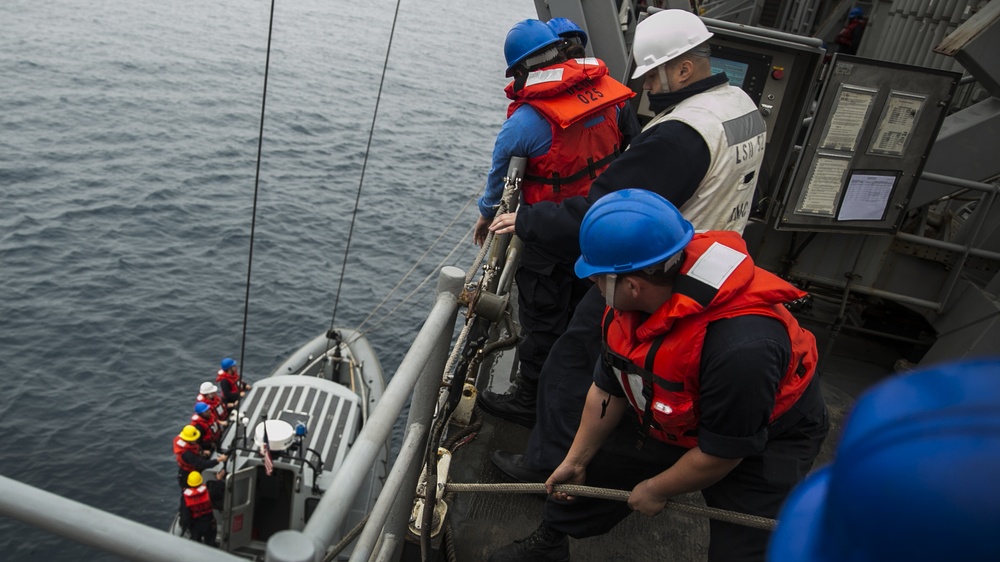 USS Pearl Harbor (LSD 52) conducts flight and boat operations during CERTEX