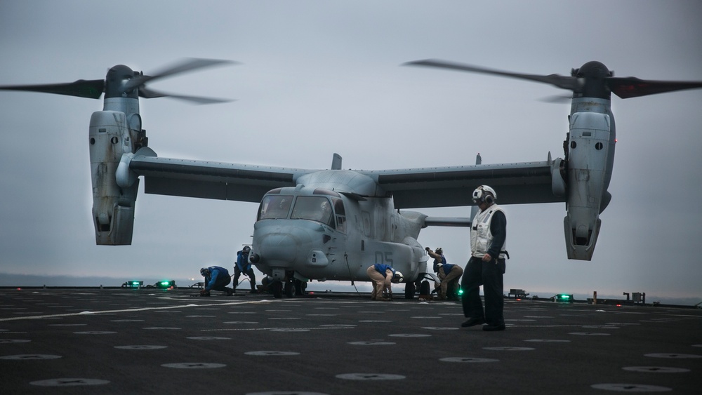 USS Pearl Harbor (LSD 52) conducts flight and boat operations during CERTEX