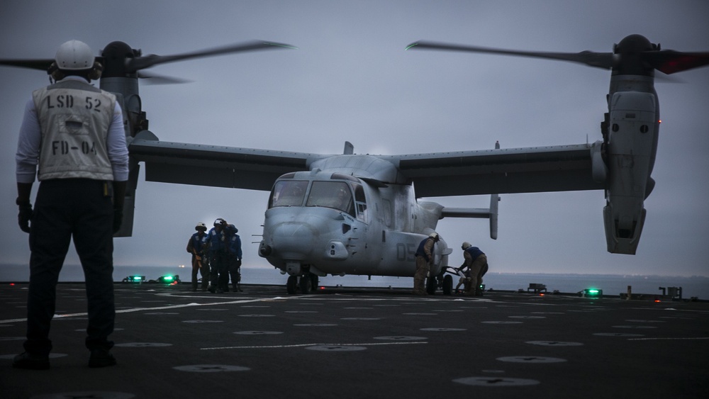 USS Pearl Harbor (LSD 52) conducts flight and boat operations during CERTEX