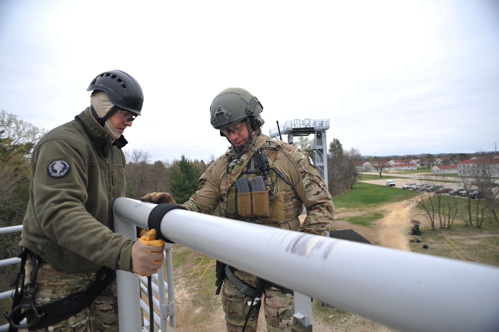 FBI SWAT TEAM RAPPELS AT FORT MCCOY