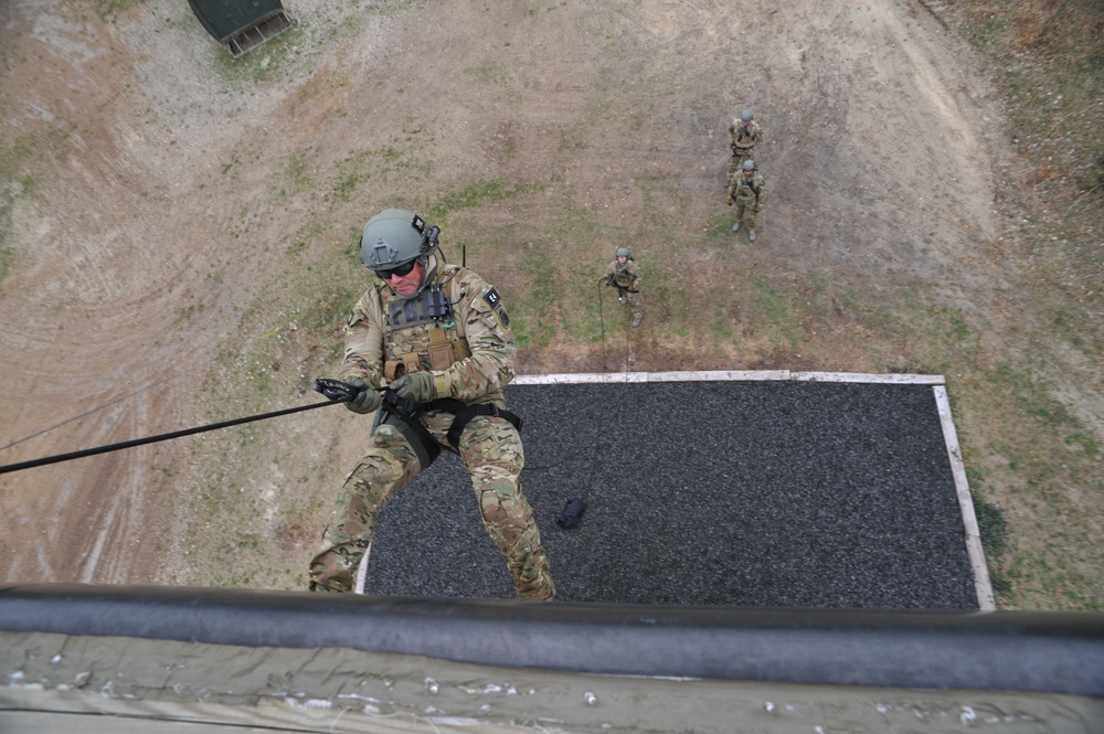 FBI SWAT TEAM RAPPELS AT FORT MCCOY