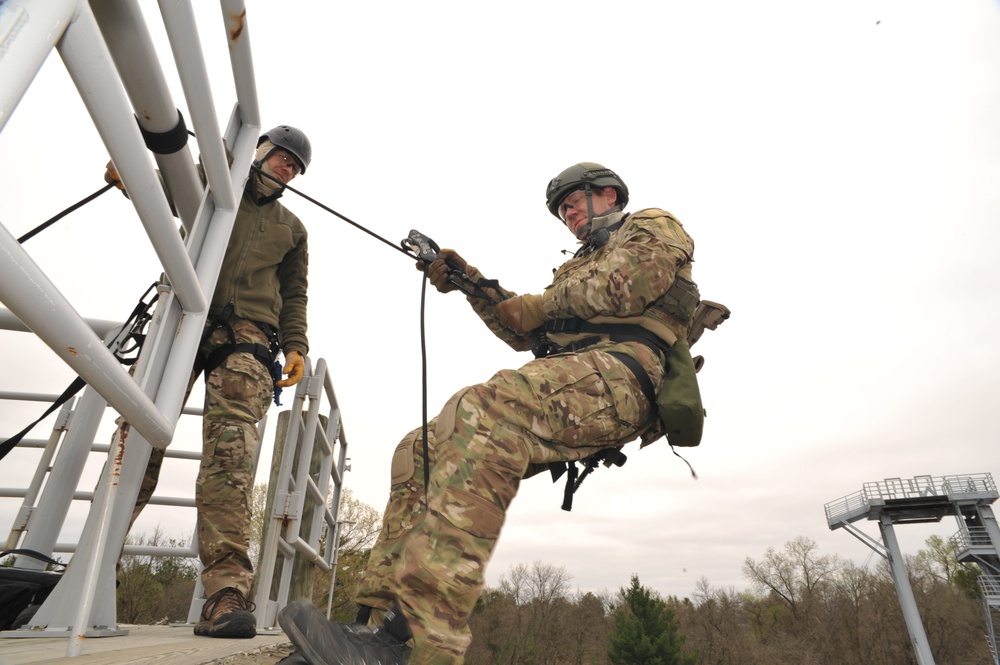 FBI SWAT TEAM RAPPELS AT FORT MCCOY