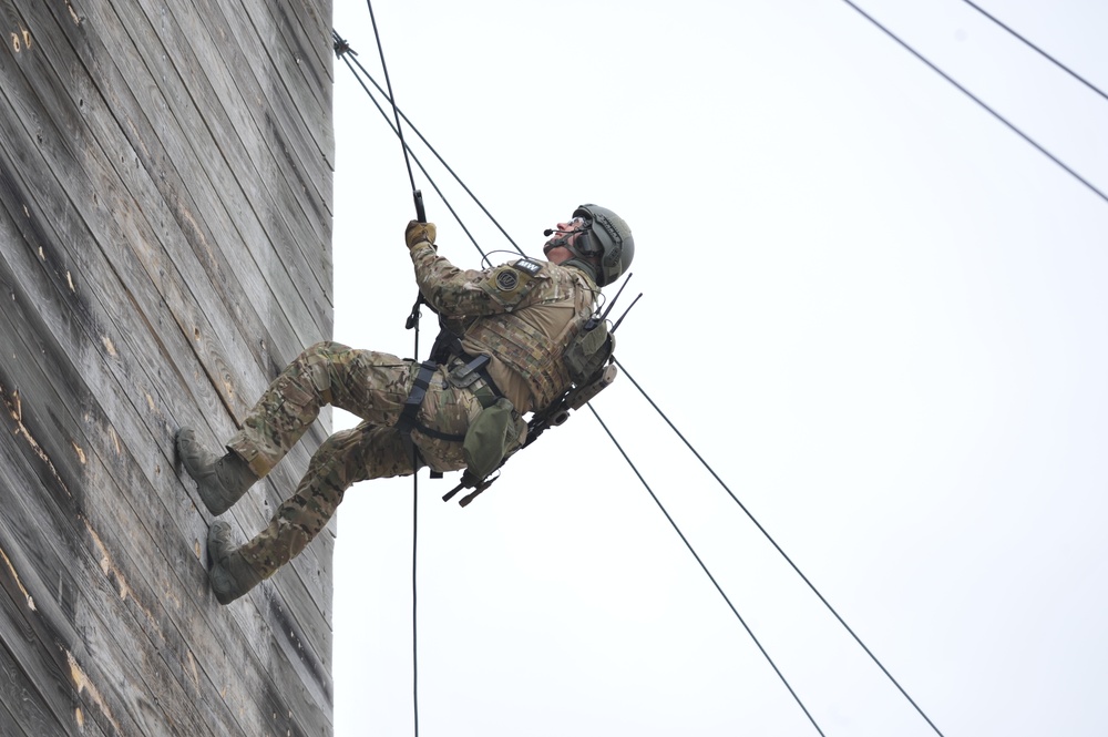 FBI SWAT TEAM RAPPELS AT FORT MCCOY