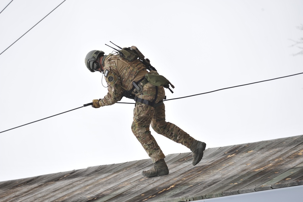 FBI SWAT TEAM RAPPELS AT FORT MCCOY