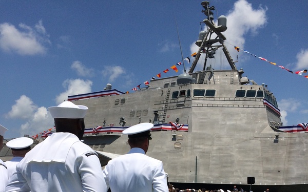 USS Gabrielle Giffords (LCS 10) Commissioning