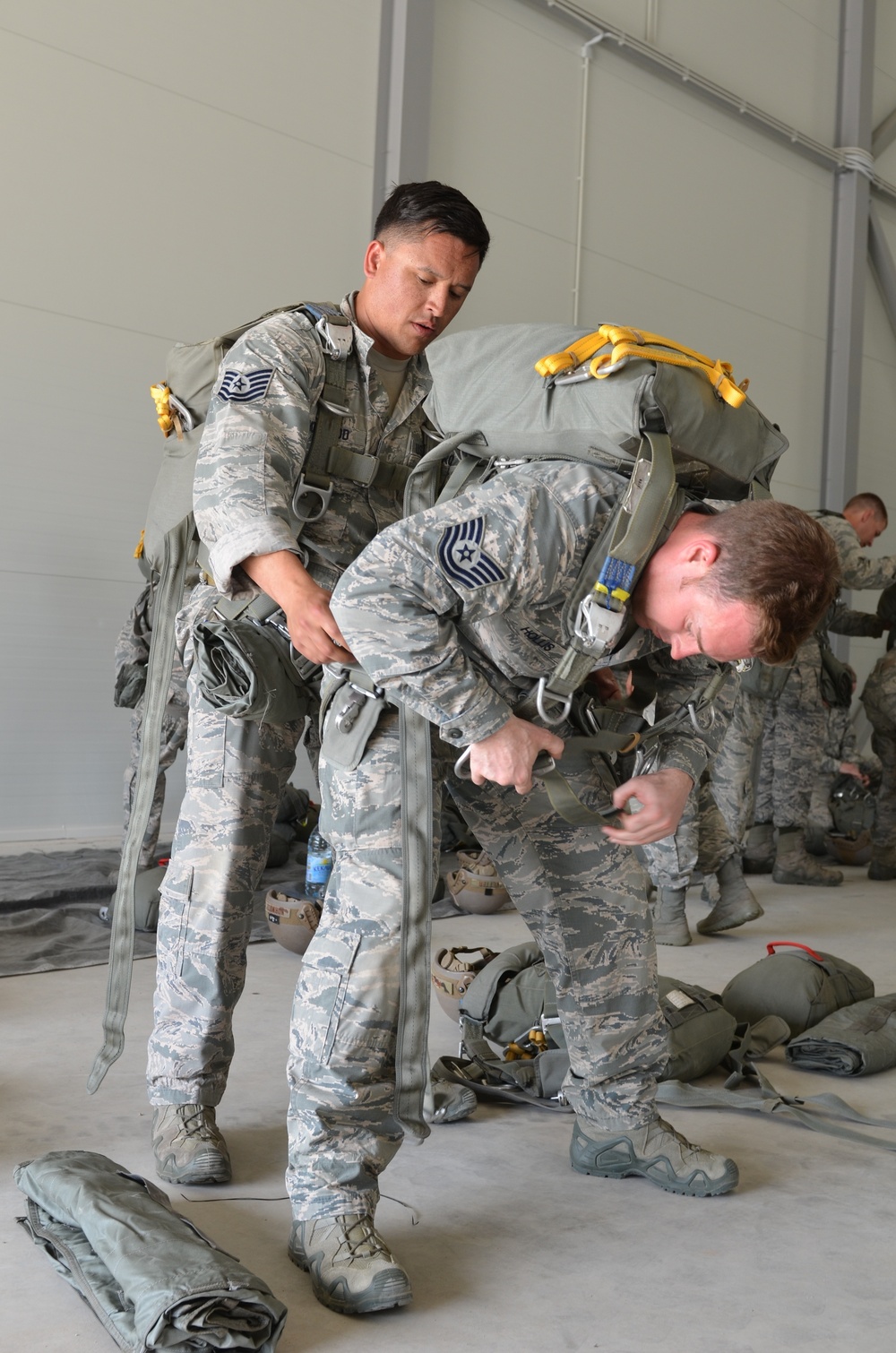 US Airmen exit Chinook at new heights