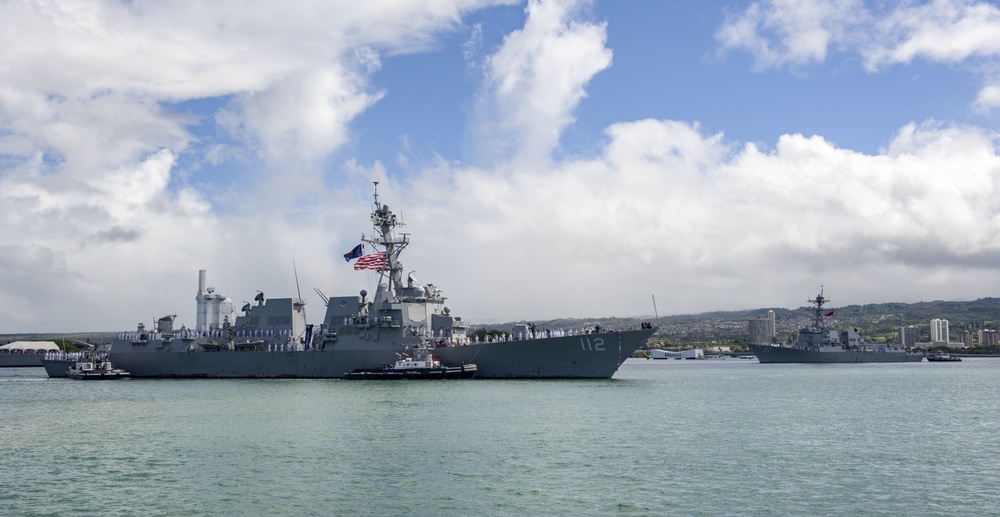 USS Michael Murphy returns, USS Chafee leaves