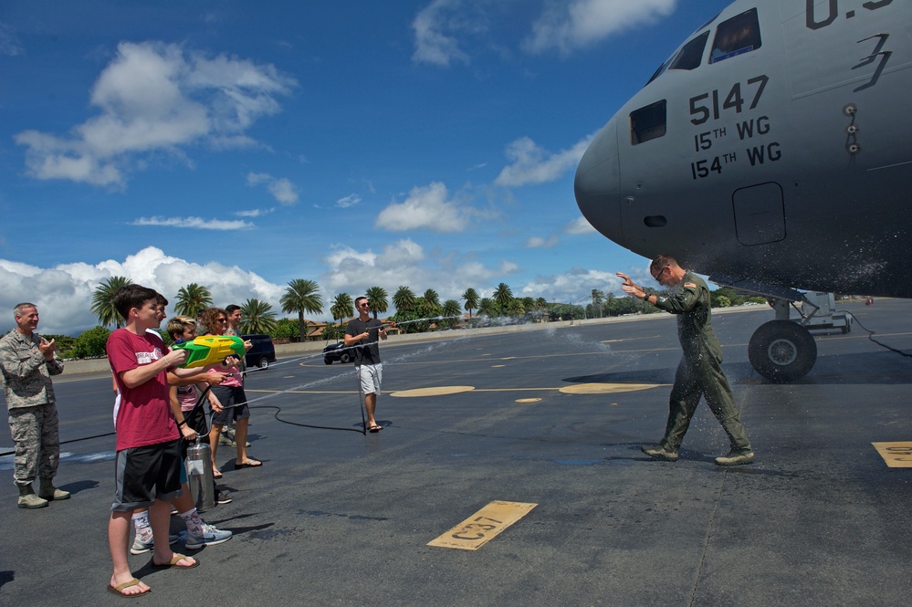 A fini-flight farewell for Maj. Gen. Mark Dillon