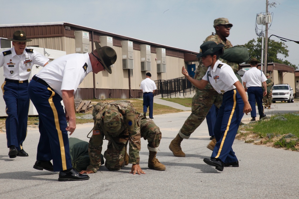 Reserve Drill Sergeants conduct AT