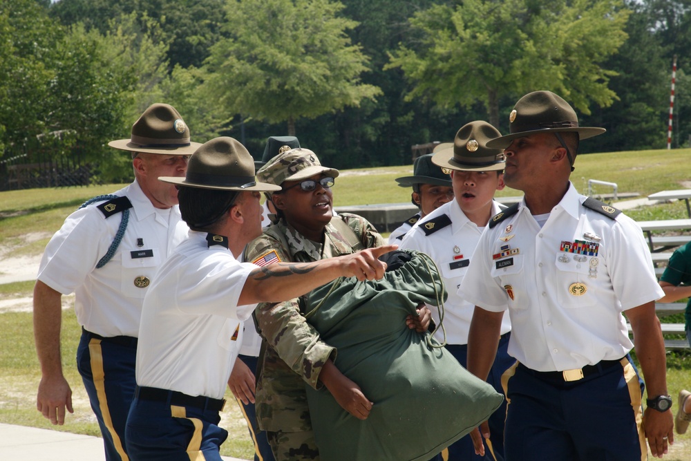 Reserve Drill Sergeants conduct AT