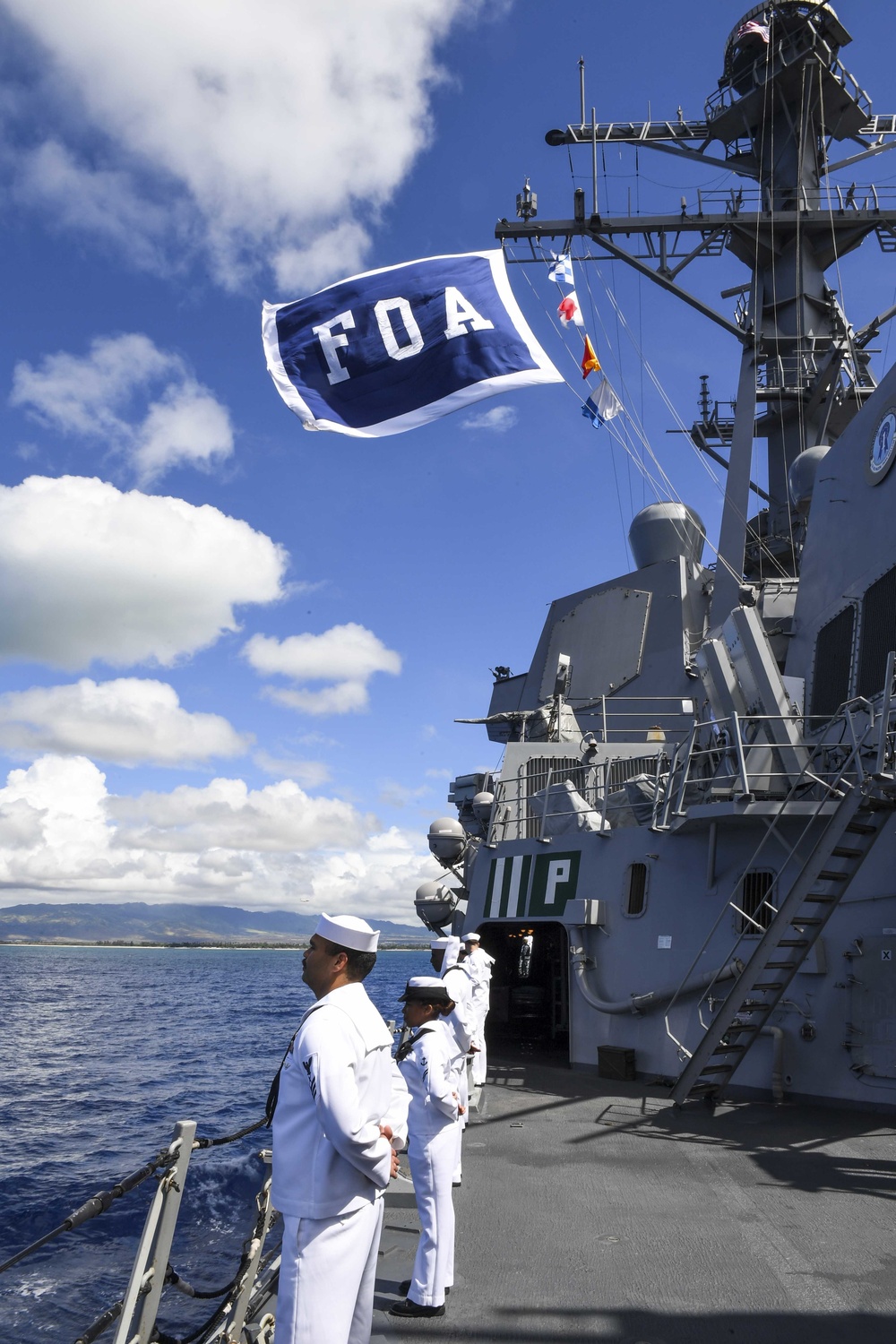 USS Wayne E. Meyer Arrives in Hawaii