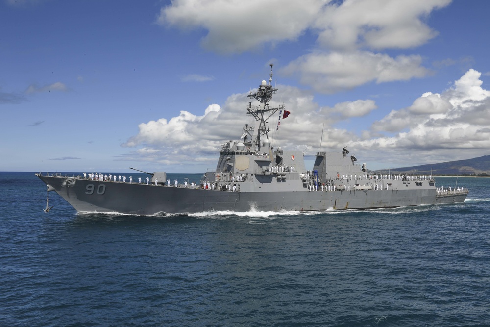 USS Wayne E. Meyer Arrives in Hawaii