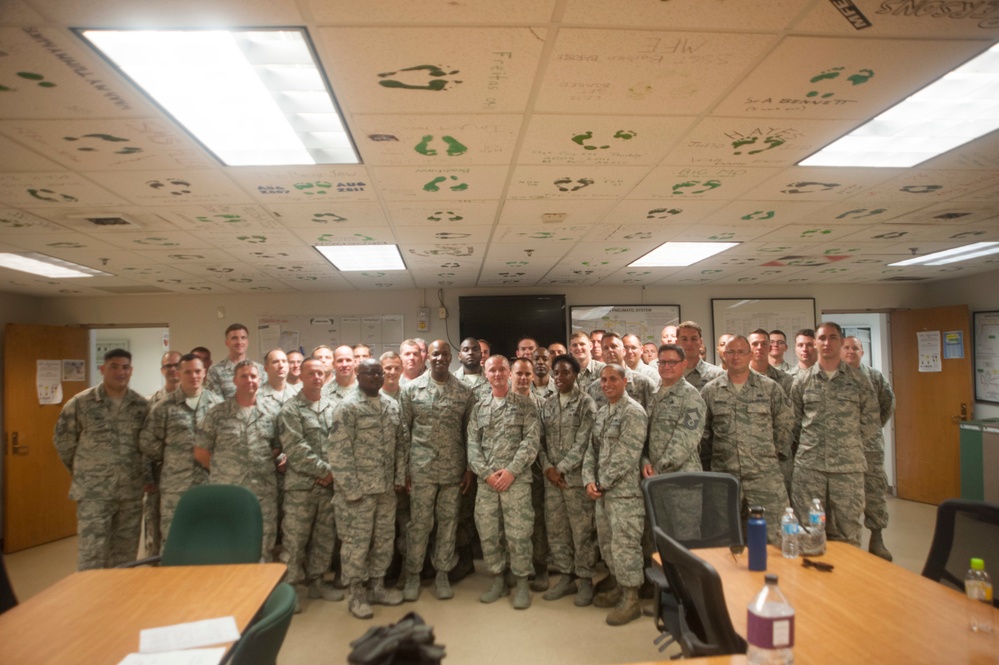 18th CMSAF visits 18th Wing