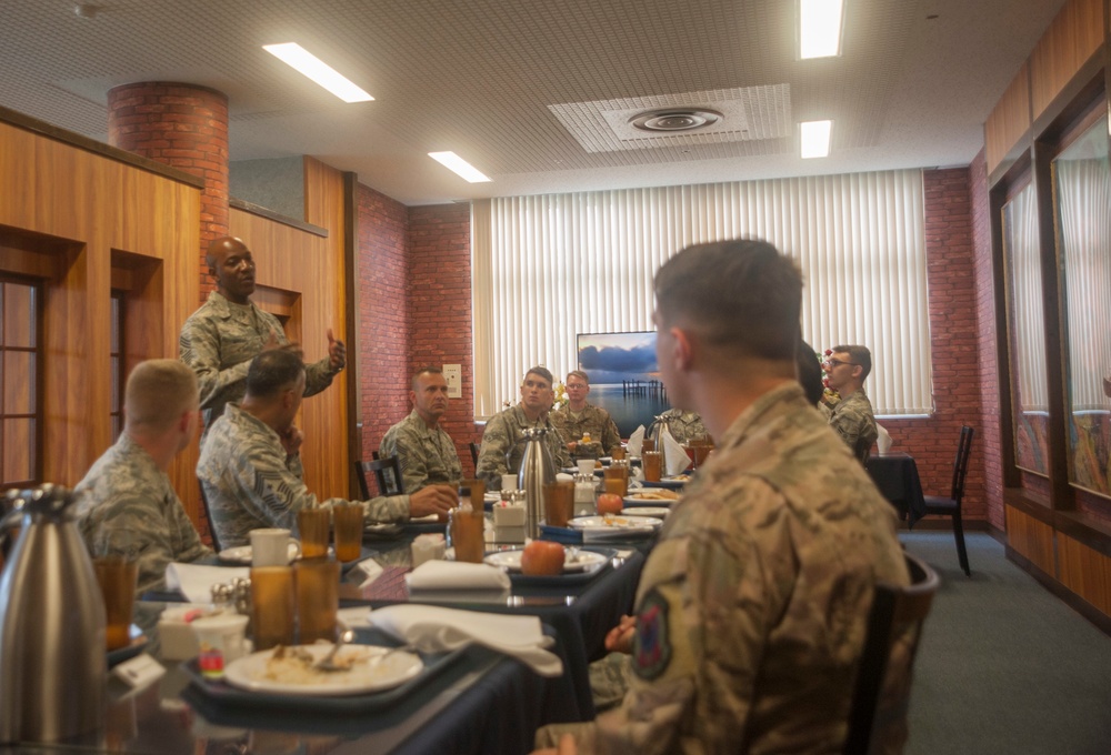 18th CMSAF visits 18th Wing