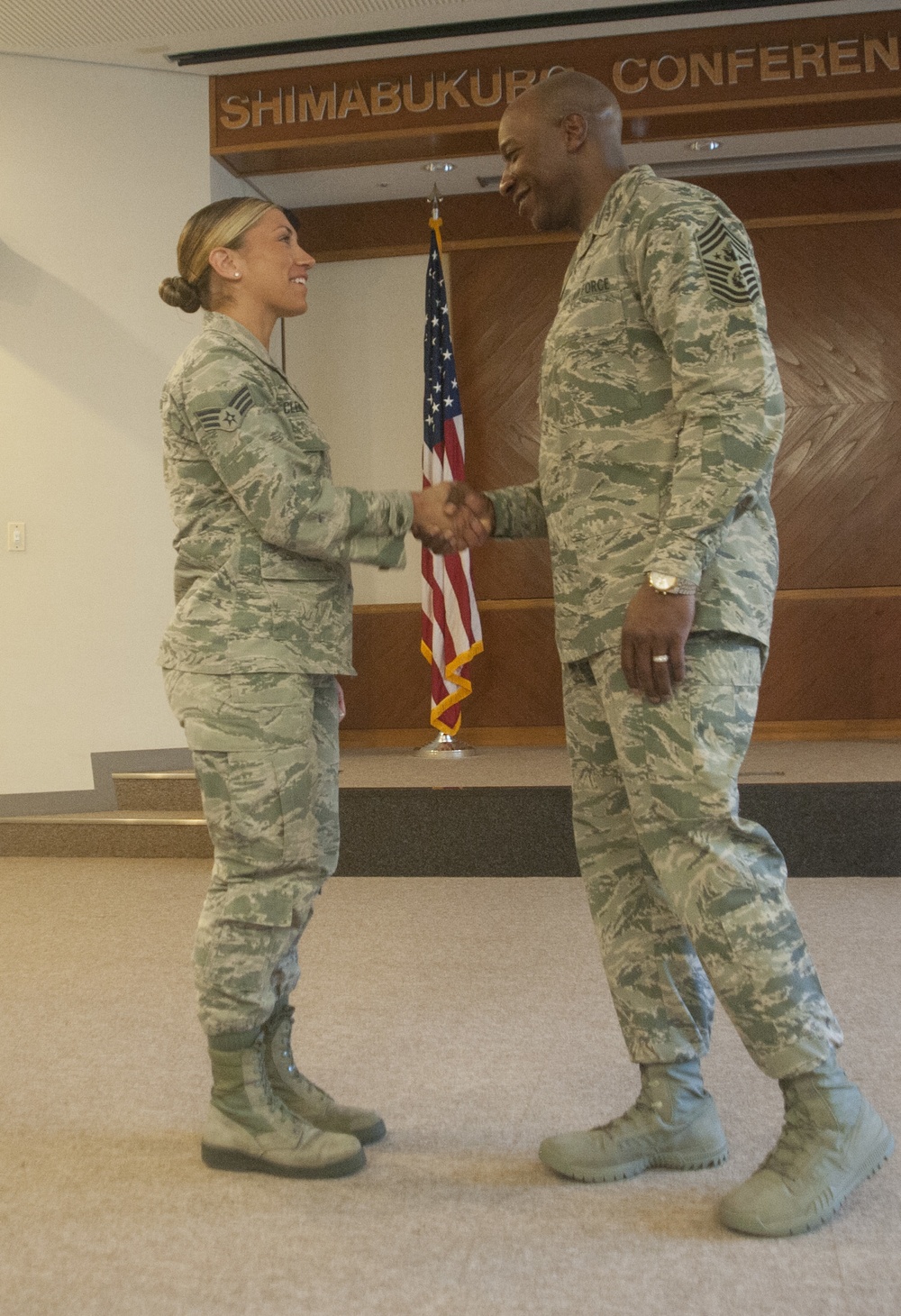 18th CMSAF visits 18th Wing