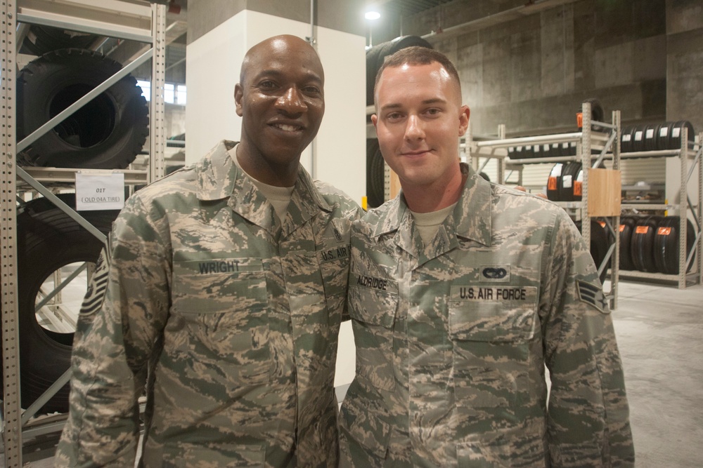 18th CMSAF visits 18th Wing