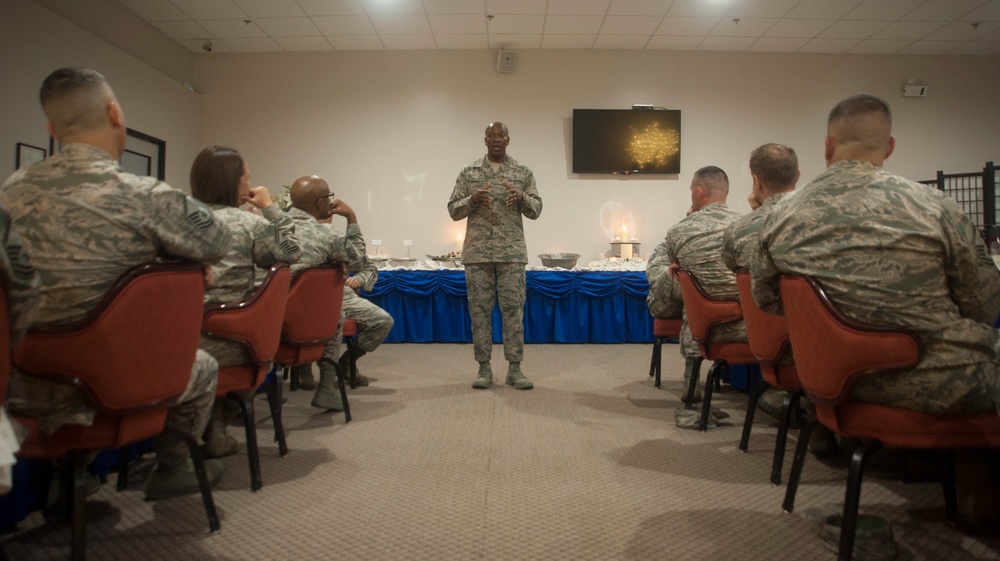 18th CMSAF visits 18th Wing