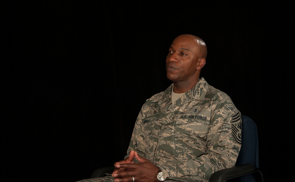 18th CMSAF visits 18th Wing