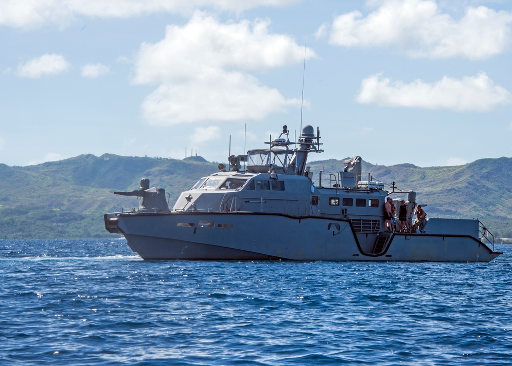 Canadian Divers at Western Pacific Naval Symposium Diving Exercise