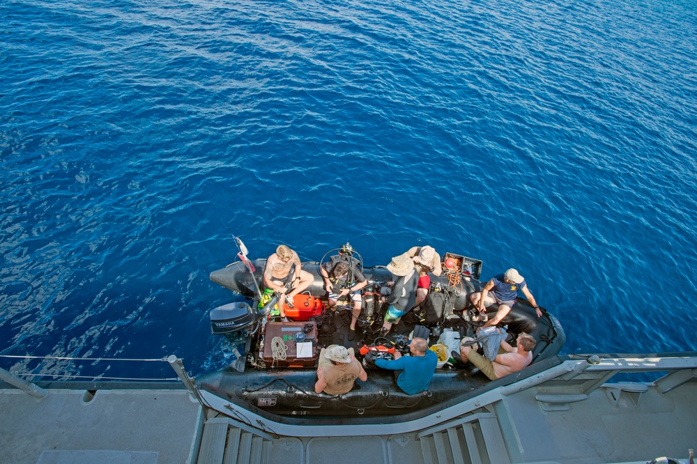 Canadian Divers at Western Pacific Naval Symposium Diving Exercise