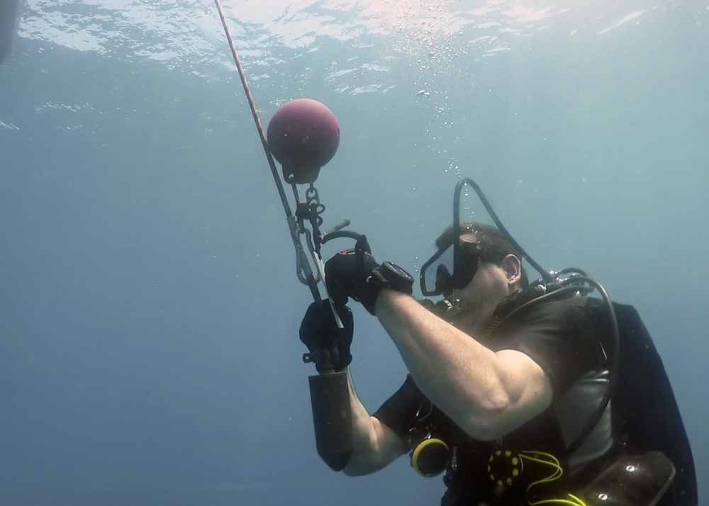 Canadian Divers at Western Pacific Naval Symposium Diving Exercise