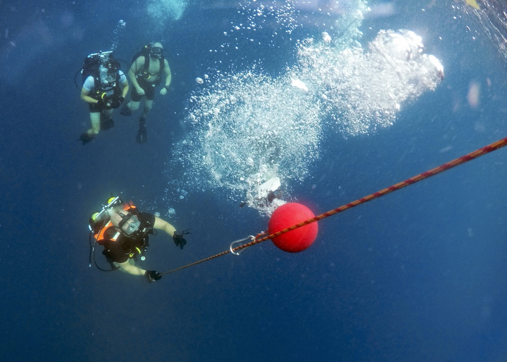 Canadian Divers at Western Pacific Naval Symposium Diving Exercise