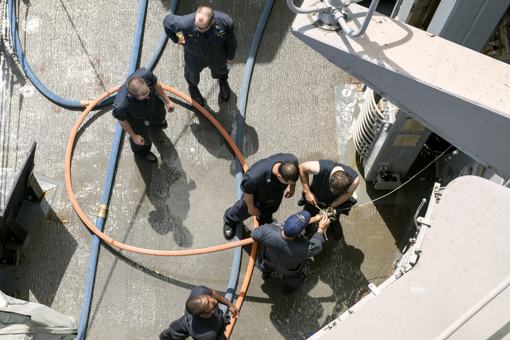 USS Lake Champlain (CG 57) Freshwater Wash Down