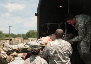 Pa. Medical Soldiers conduct mass casualty training