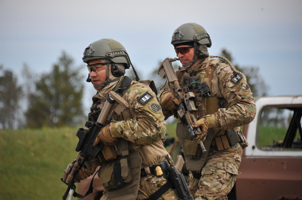 DVIDS - Images - FBI LIVE FIRE TRAINING AT FORT MCCOY [Image 5 of 15]