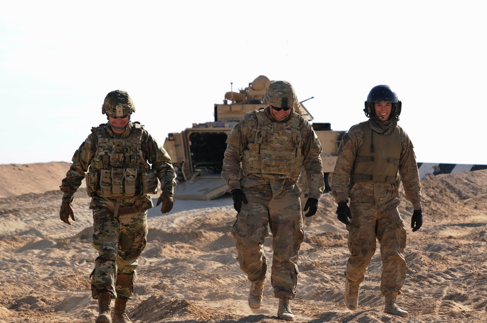Task Force Spartan Deputy Commander Visits Gunnery Tables