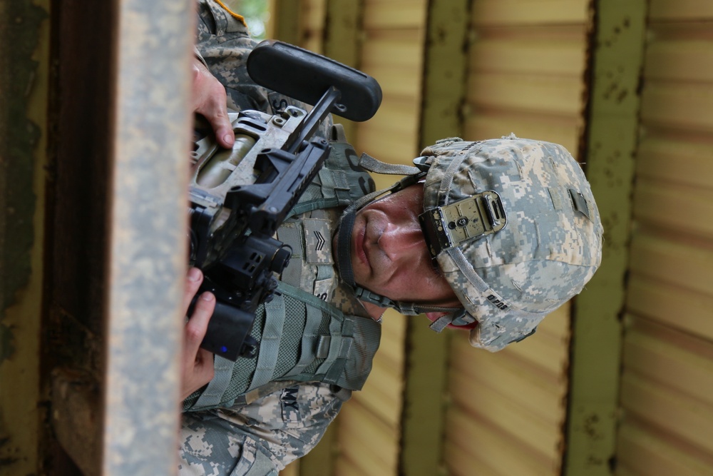 Soldiers Compete in USARPAC Best Warrior Competition