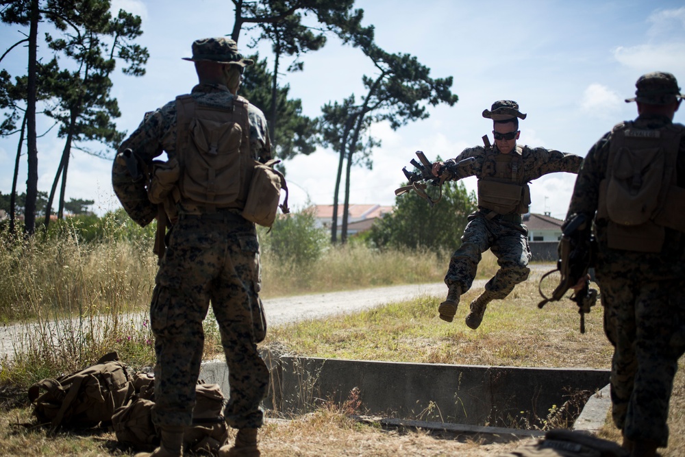 SPMAGTF-CR-AF Marines Train With Portuguese Paratroopers