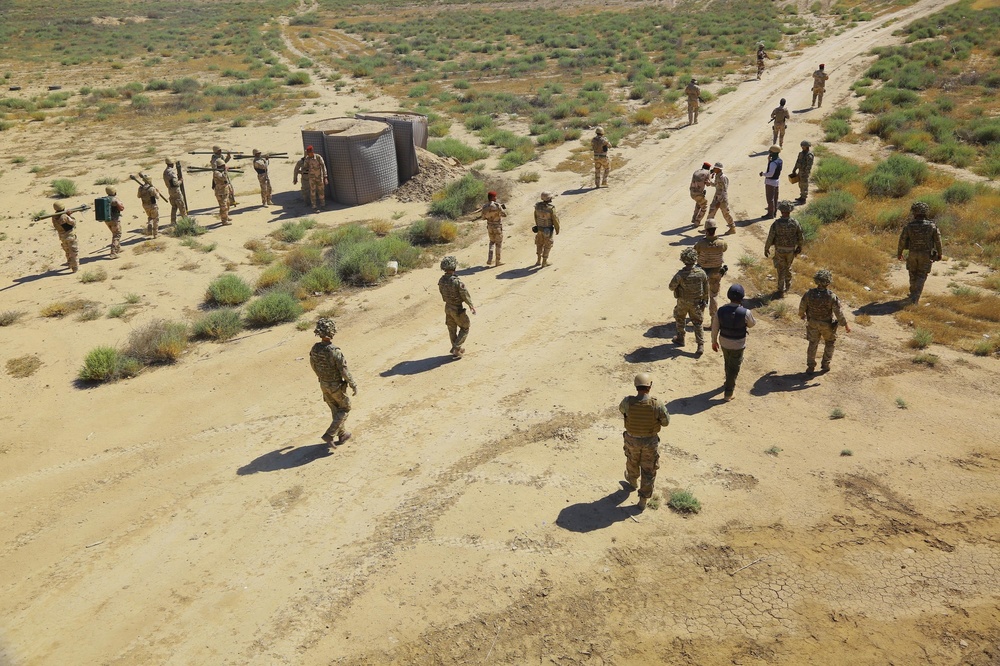 Iraqi Security Forces Breach Training