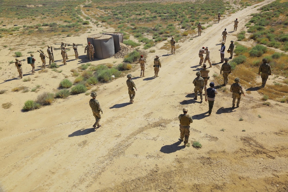 Iraqi Security Forces Breach Training