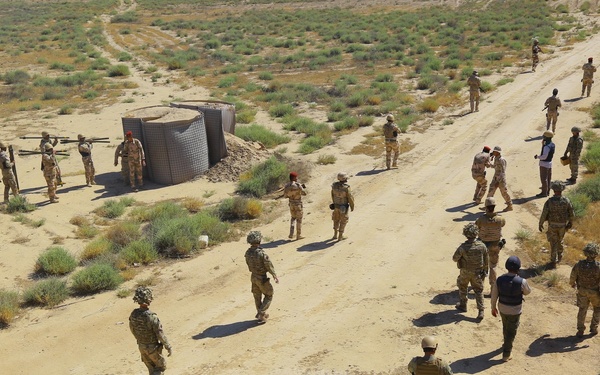 Iraqi Security Forces Breach Training