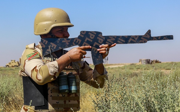 Iraqi Security Forces Breach Training