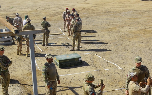Iraqi Security Forces Breach Training