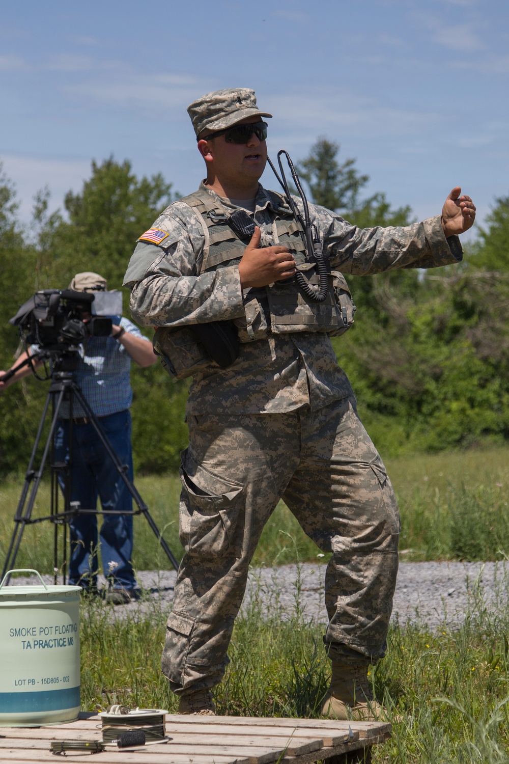 Soldier Speaks with Distinguished Visitors