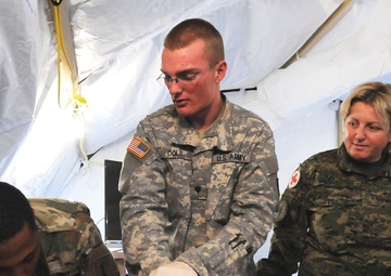 Medical professionals from U.S. and Croatia train together during Exercise Saber Strike 17