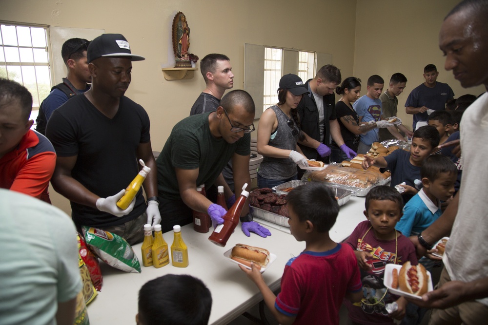 SPMAGTF-SC Marines volunteer at Honduran orphanage