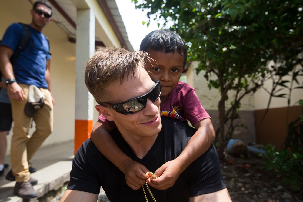 SPMAGTF-SC Marines volunteer at Honduran orphanage