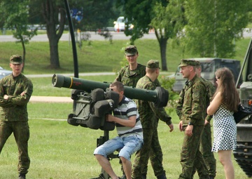 Static Display entertains and shows NATO solidarity
