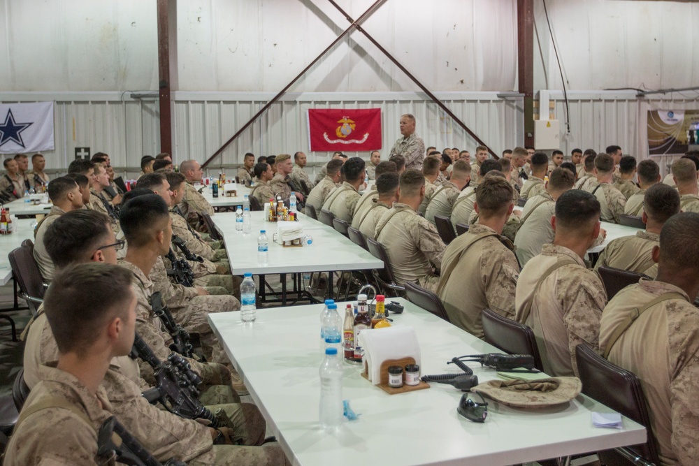 CMC Visits Marines in Iraq