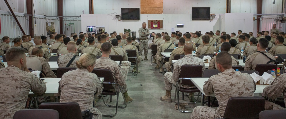 CMC Visits Marines in Iraq