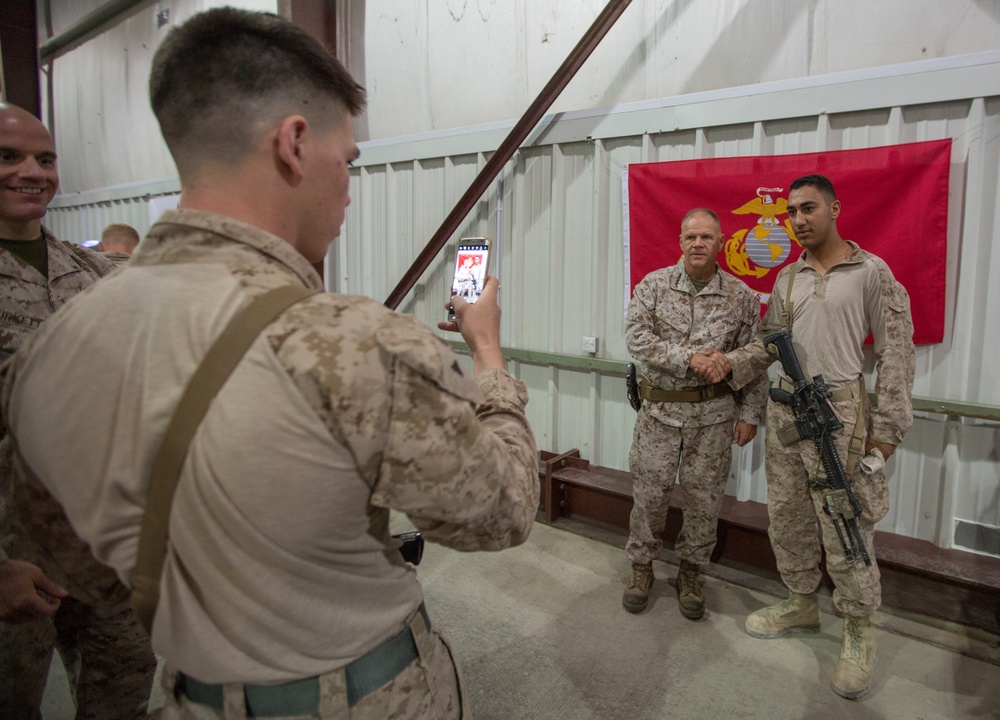 CMC Visits Marines in Iraq