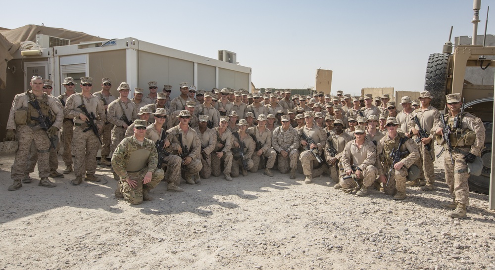 CMC Visits Marines in Iraq