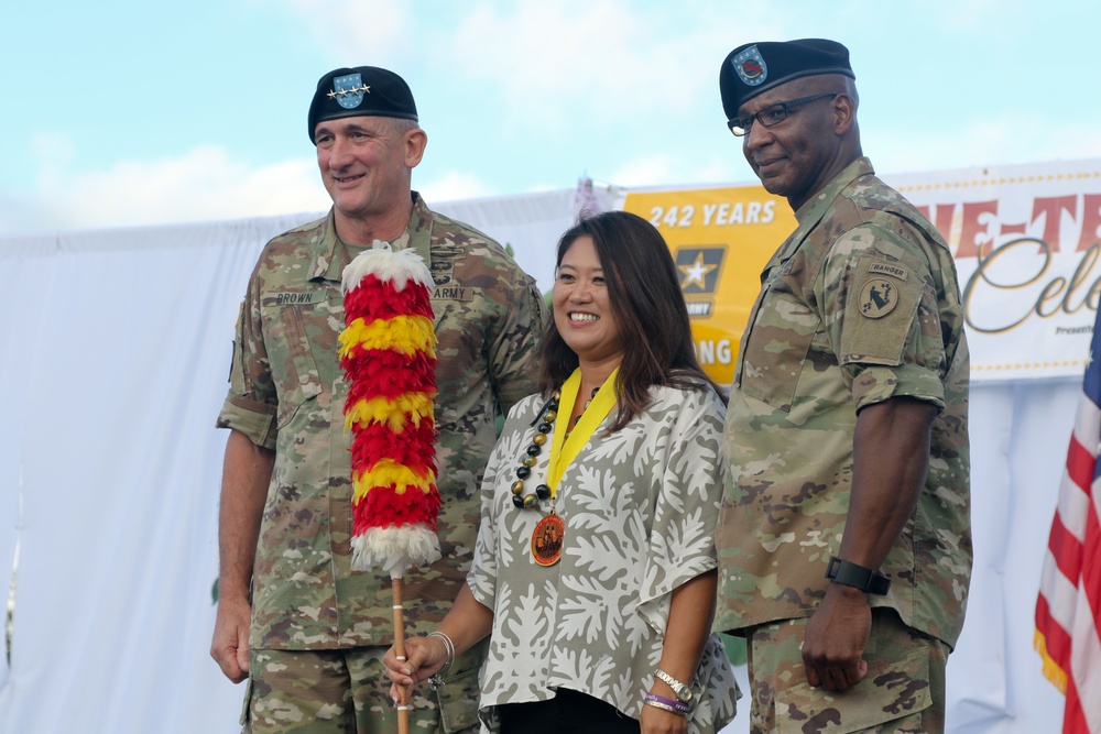 USARHAW, USARPAC Host Luau to Commemorate U.S. Army’s 242nd Birthday